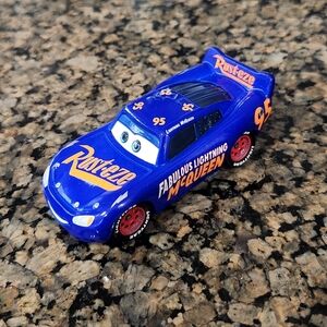 Disney Pixar Cars 3 FABULOUS LIGHTNING McQUEEN #95 RUST-EZE Blue Mattel 2021